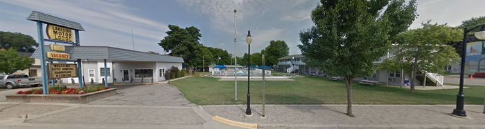 Lakeside Motor Lodge (Lakeside Motel) - Web Listing (newer photo)